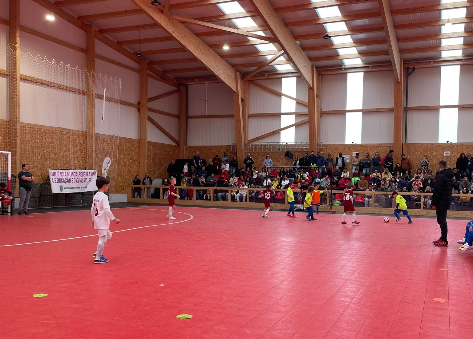 4 º JOGA FUTSAL reforçou atividade formativa no PCR Associação de