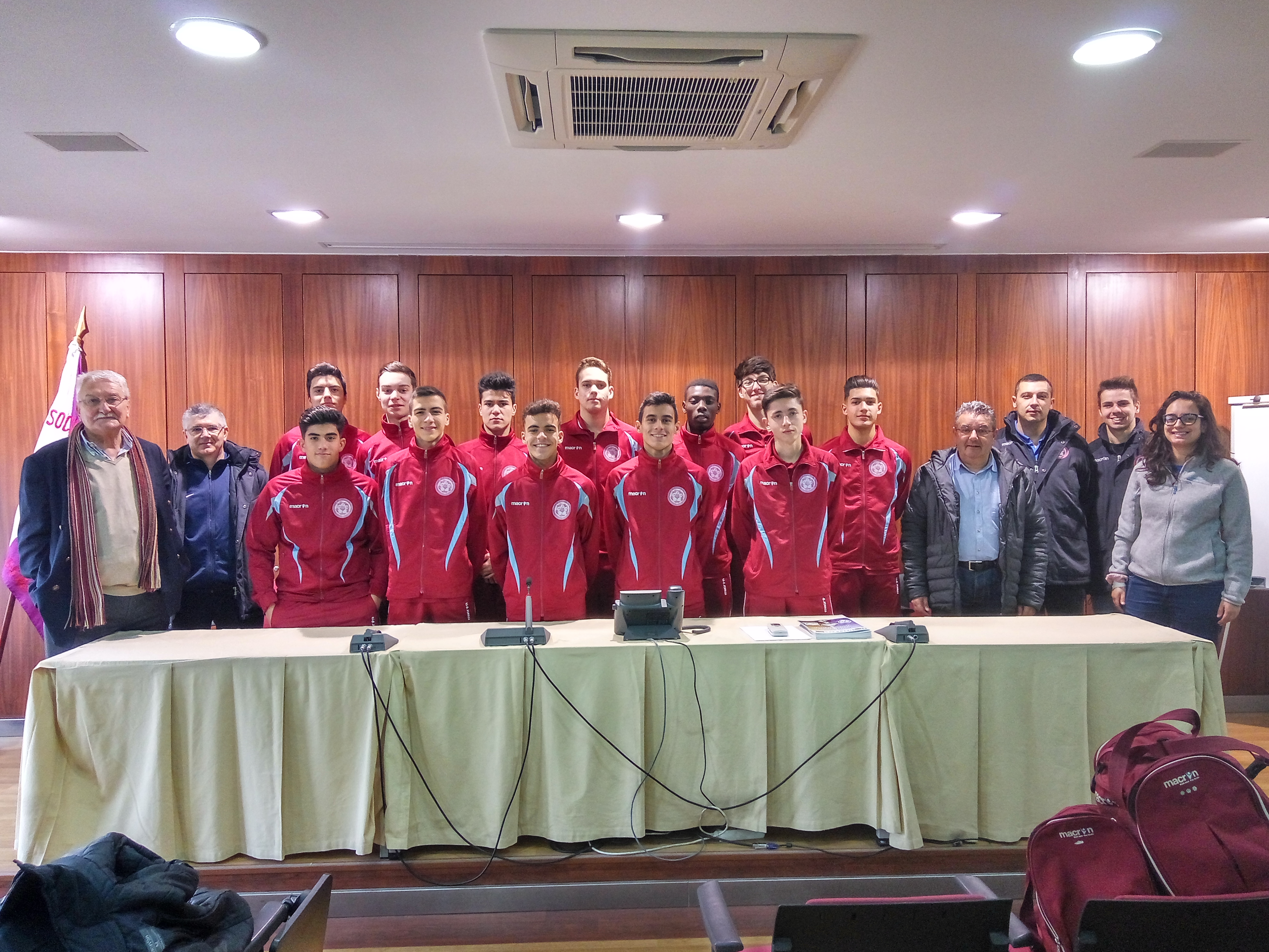 Seleção distrital de futsal sub-18 concentrada para o Interassociações