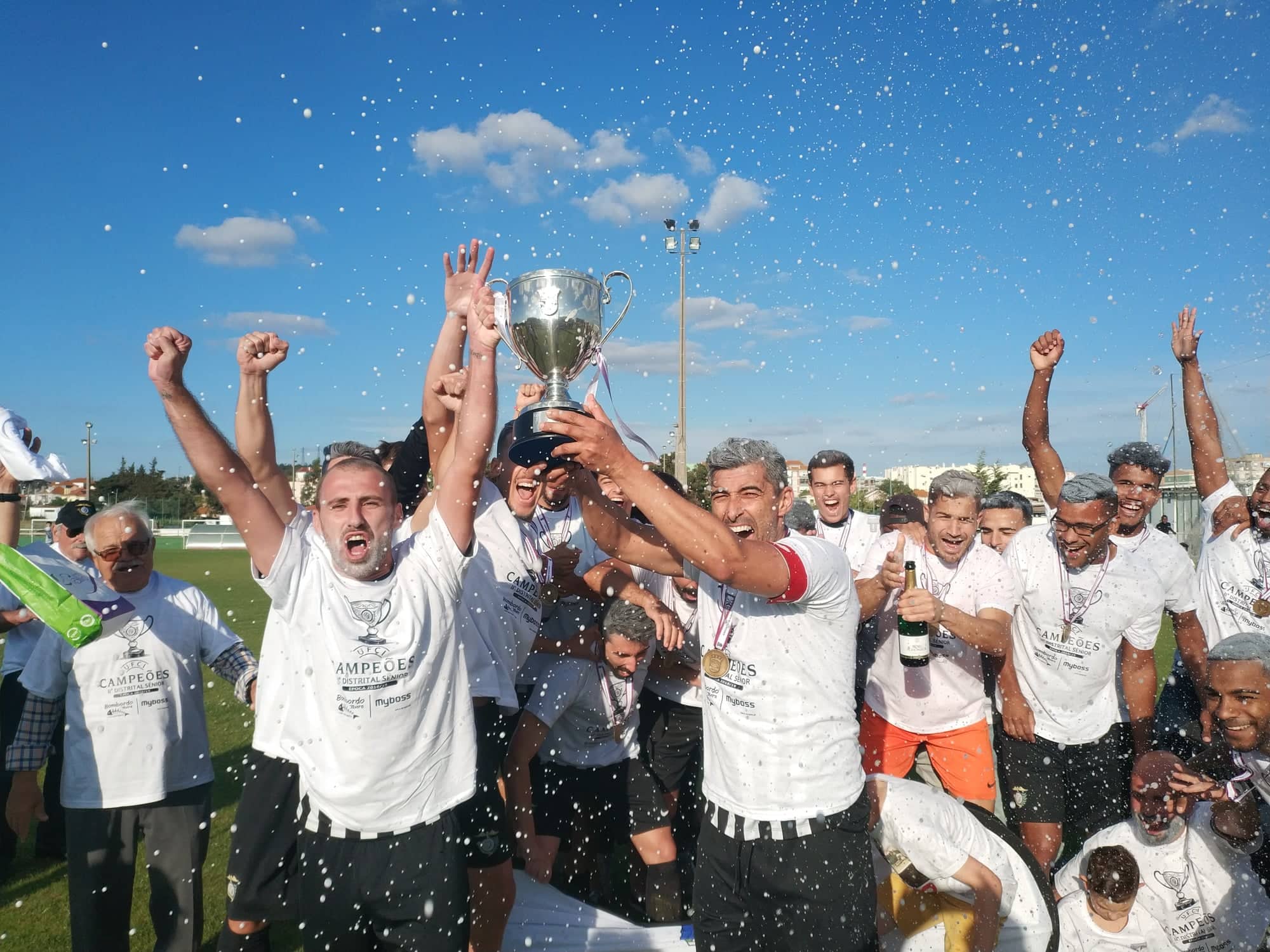 UF Comércio e Indústria ergueu troféu maior do futebol da II divisão