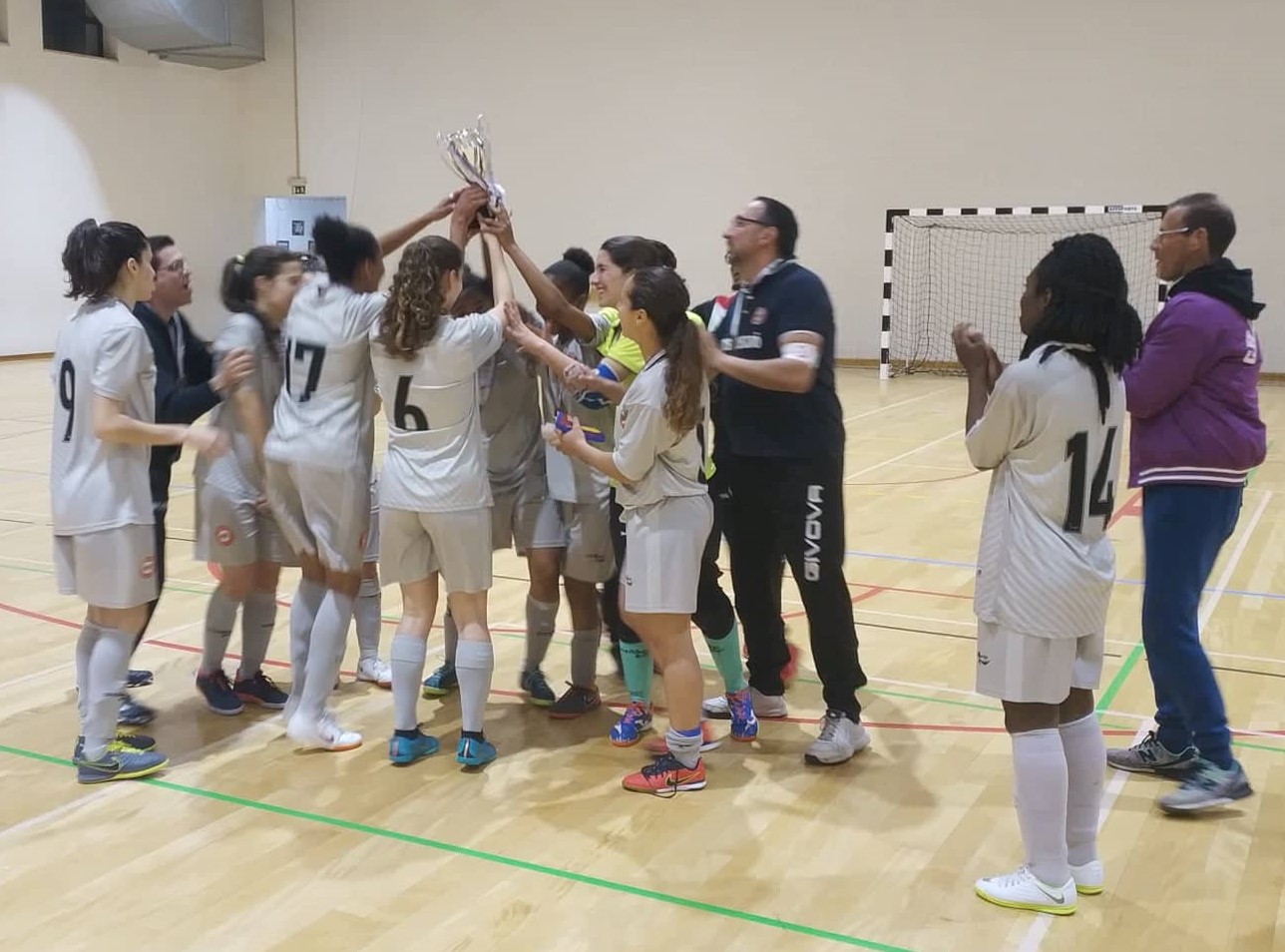 Futsal Feijó ergueu a Supertaça AFS de futsal feminino