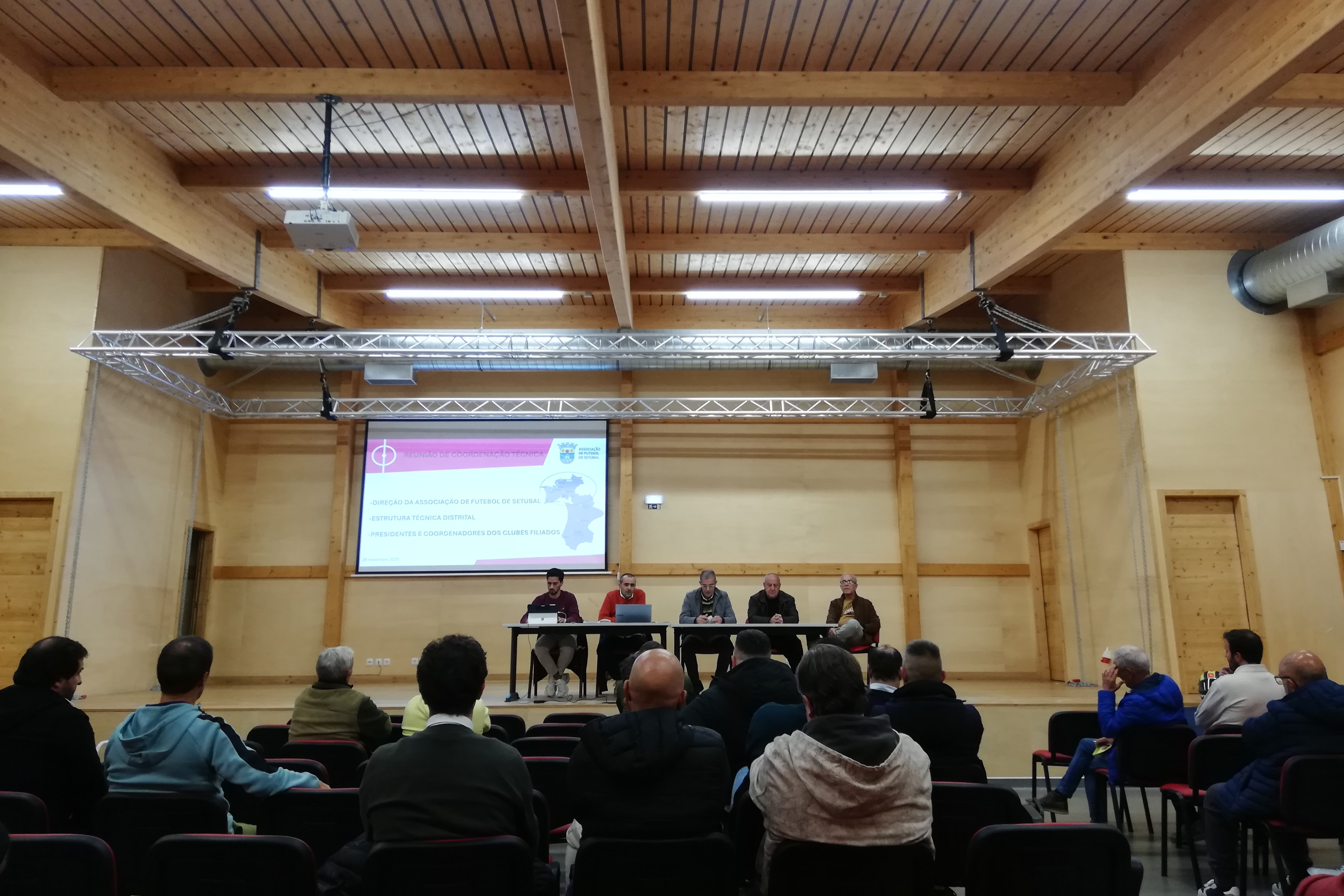 AF Setúbal e clubes reunidos em nome de partilha de ideias 