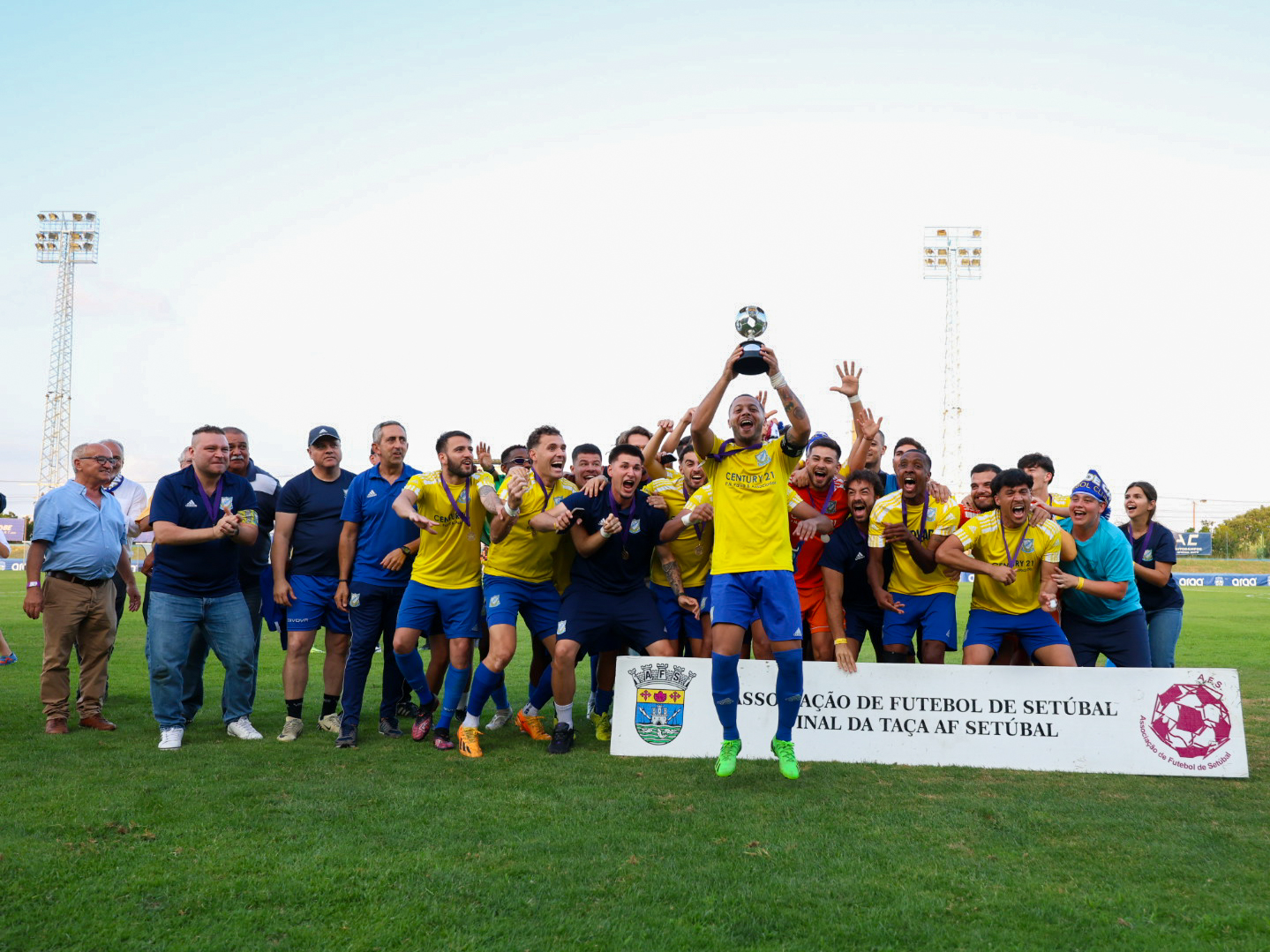 Charneca de Caparica FC conquista Taça AFS “Joaquim José Sousa Marques”