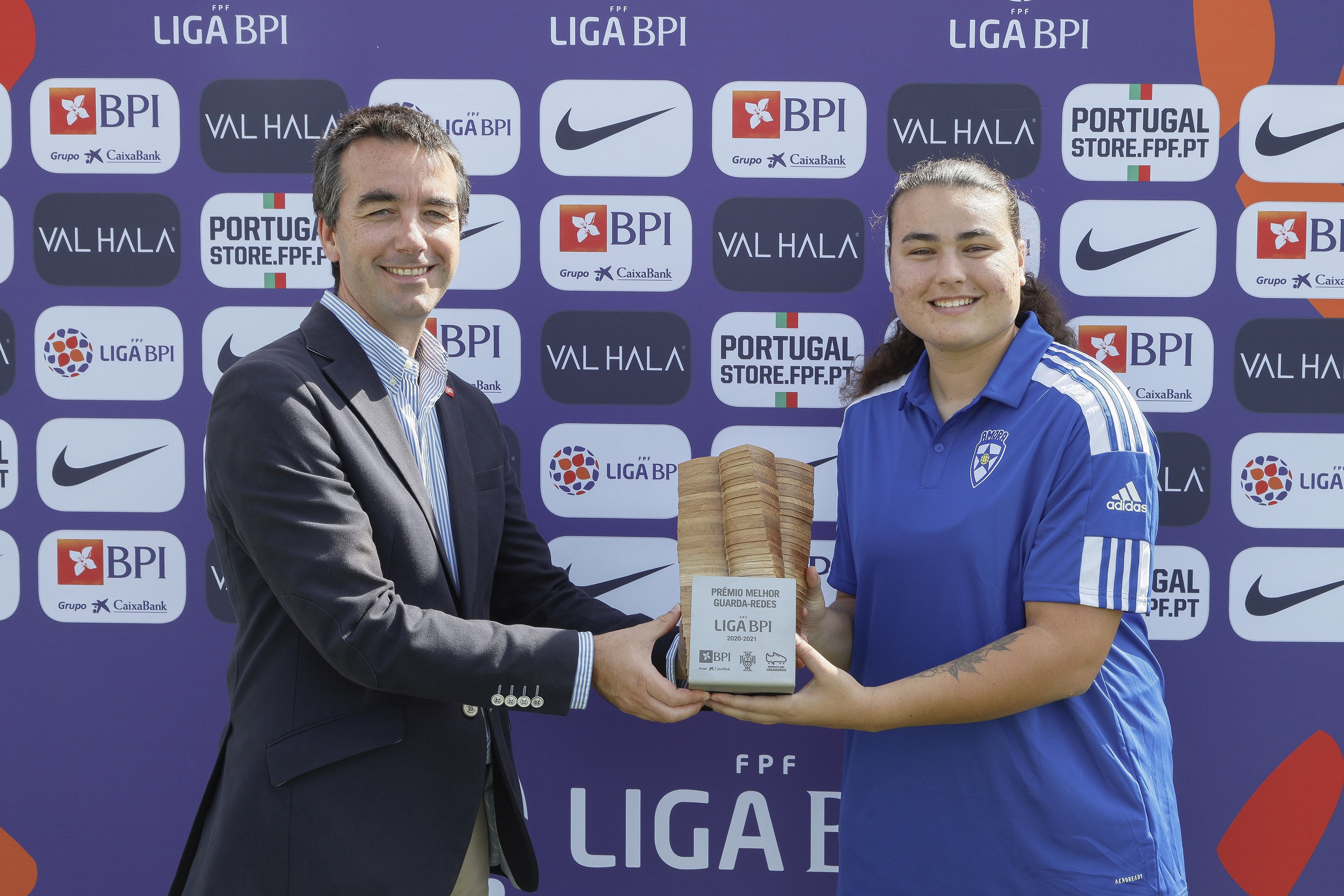Ana Rita Oliveira (Amora FC) recebeu prémio de melhor guardiã 