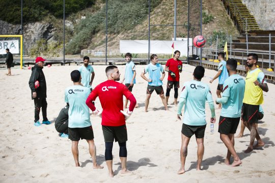 Futebol de praia: Seleção Nacional em Sesimbra