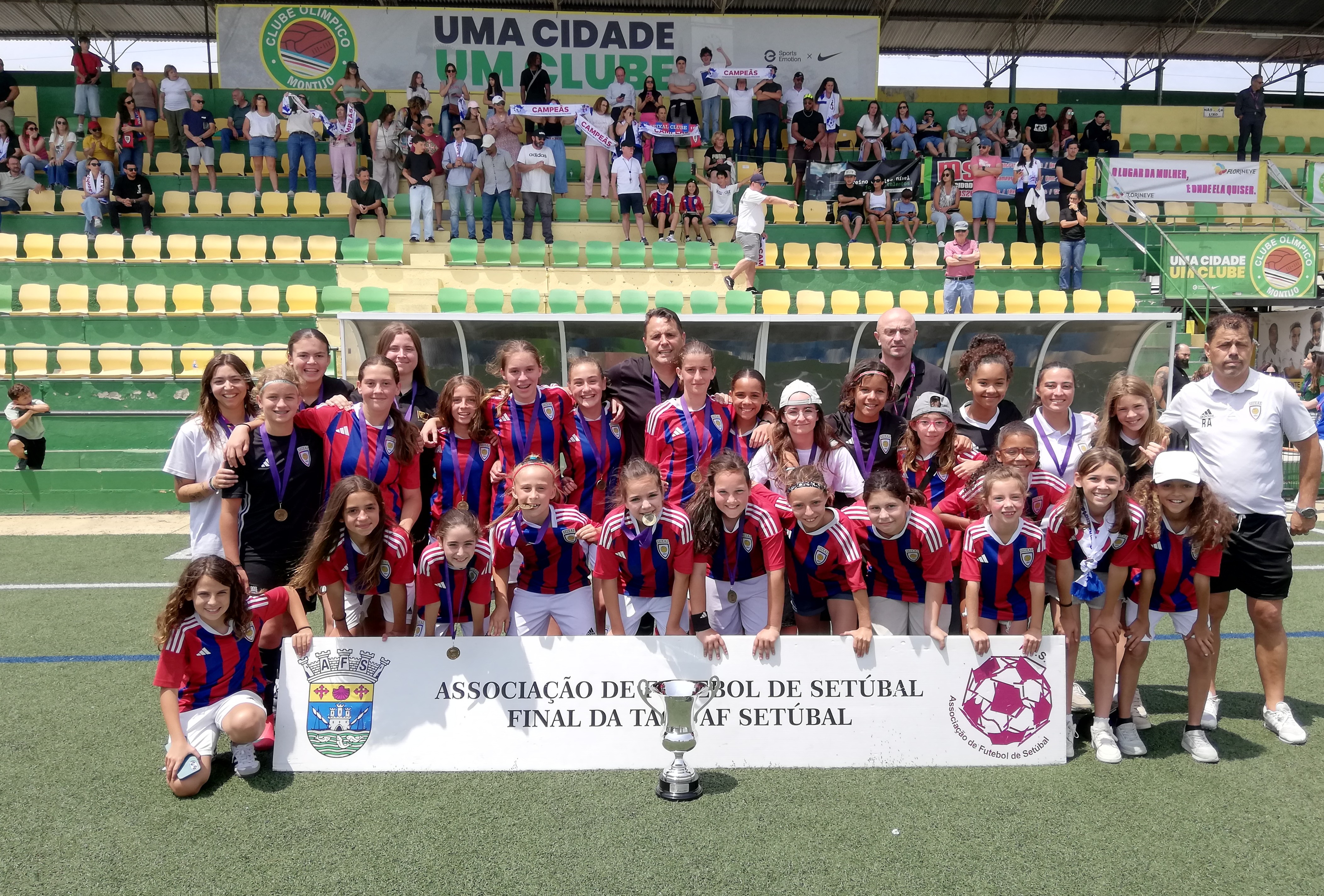 Seixal C. 1925 festejou conquista da Taça AFS Futebol Feminino Sub-13