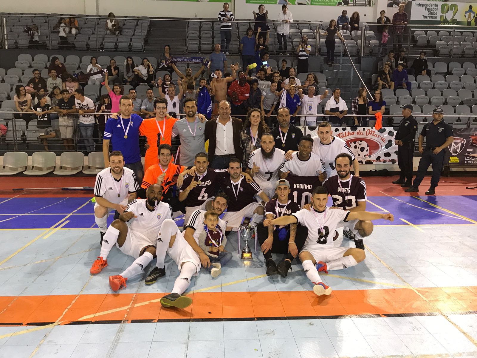 Cova da Piedade festeja ‘dobradinha’ com triunfo na Supertaça AFS (reportagem)